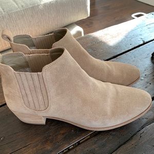 Micheal Kors booties